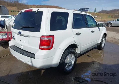 2012 Ford Escape Xls z USA, uszkodzony, nr VIN 1FMCU9C79CKA36255